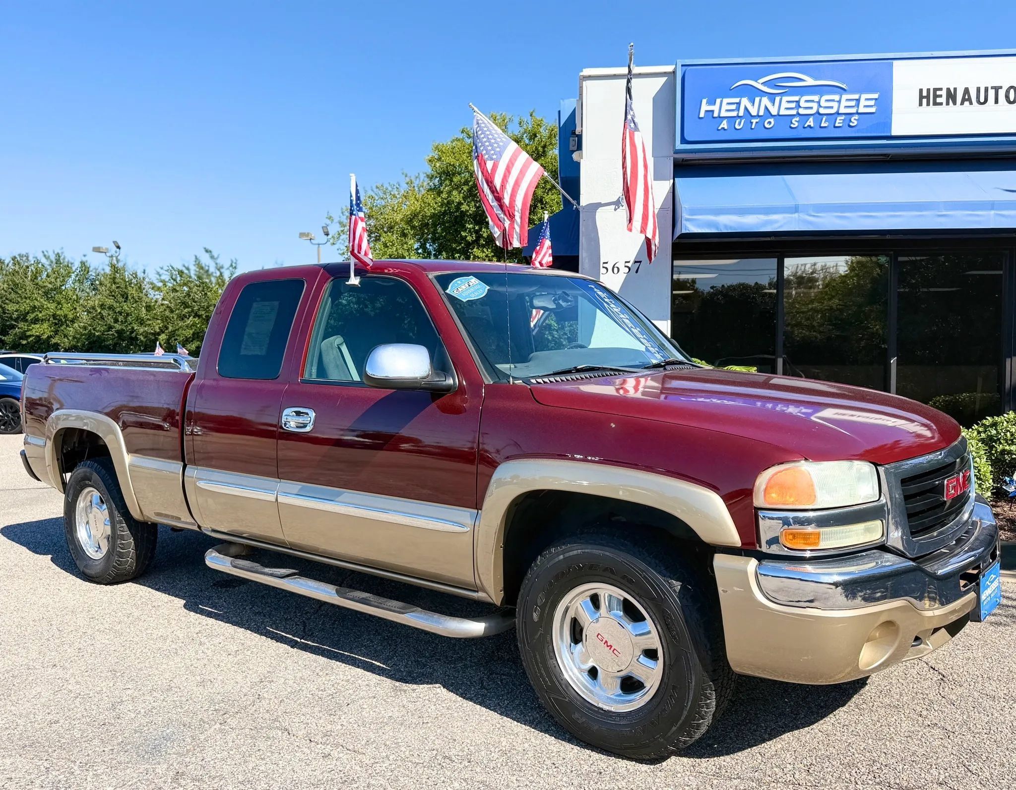 Used 2003 GMC Sierra 1500 SLE w/ Off-Road Package AWD/4WD image 4