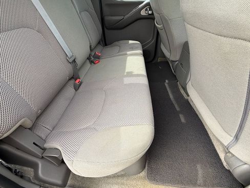Used 2018 Nissan Frontier SV w/ Value Truck Package RWD image 11