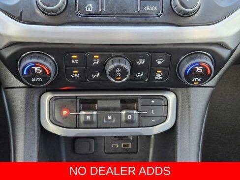 Used 2023 GMC Acadia SLT w/ Preferred Package image 16