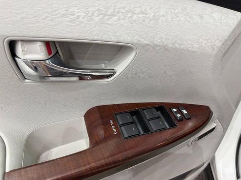 Used 2010 Toyota Venza AWD image 25