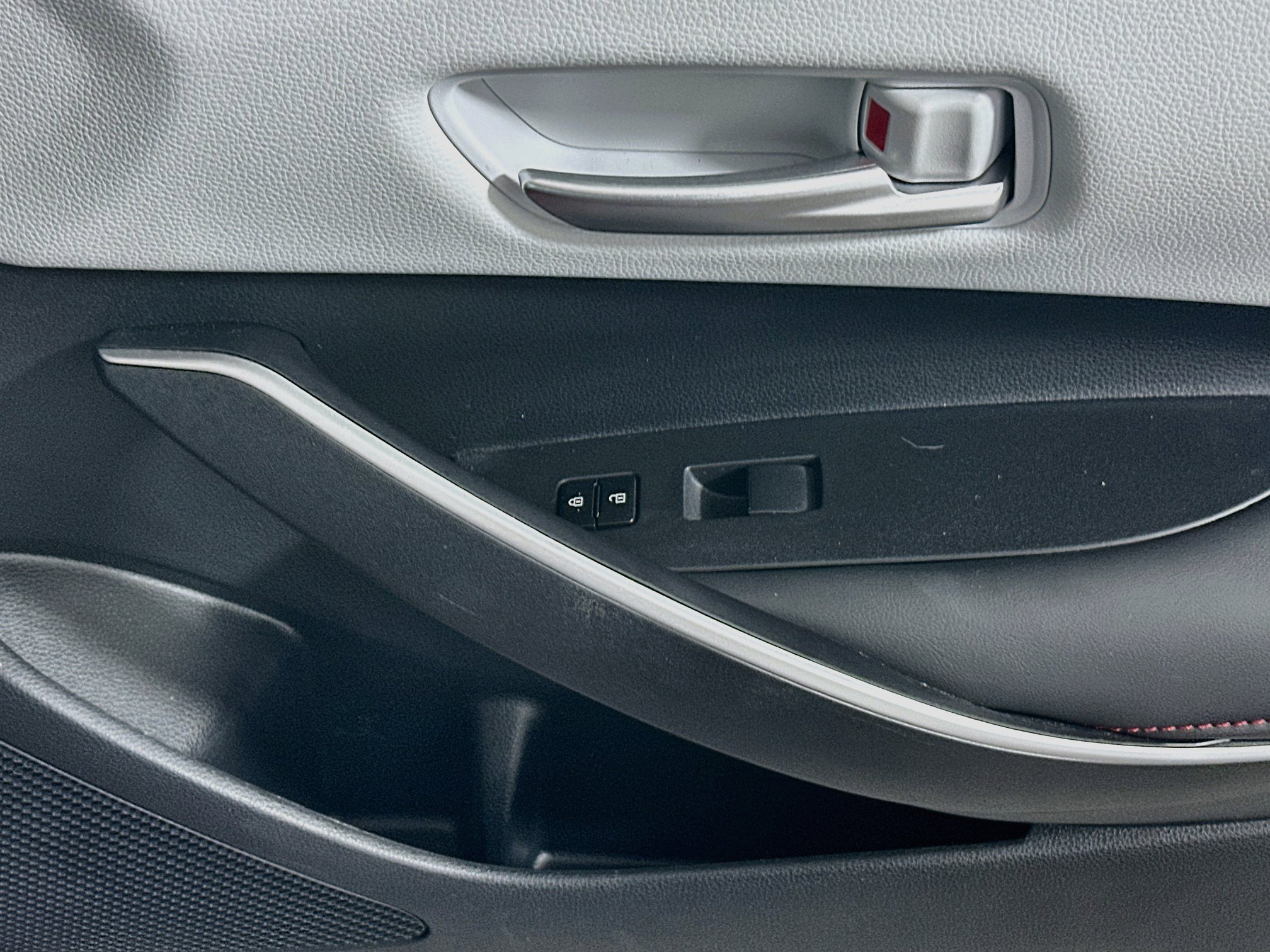 Used 2024 Toyota Corolla SE FWD image 29