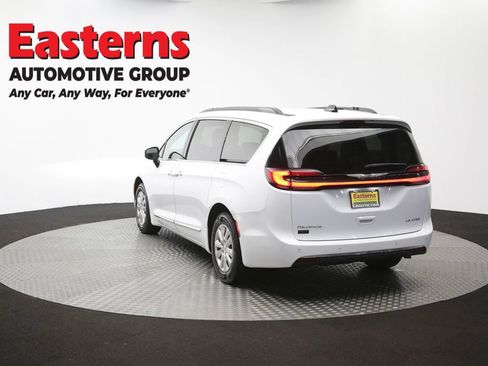 Used 2023 Chrysler Pacifica Limited FWD image 67