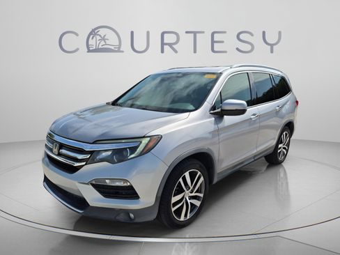 Used 2017 Honda Pilot Touring image 11