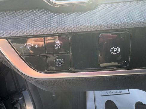 Used 2023 Kia Sportage LX image 15
