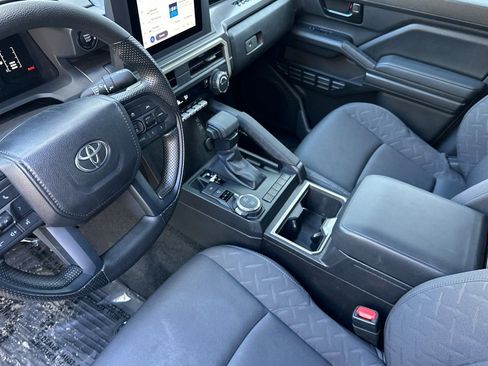 Used 2024 Toyota Tacoma SR5 AWD/4WD image 7