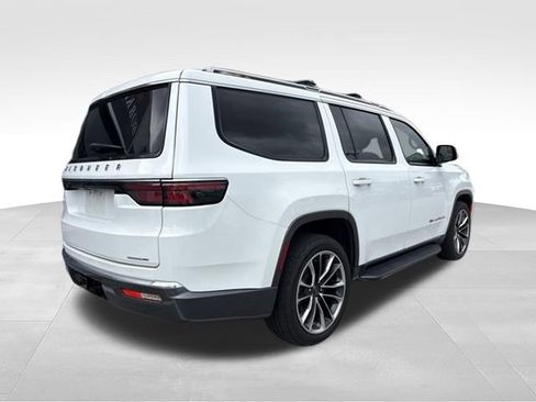 Used 2022 Jeep Wagoneer Series II w/ Premium Group I AWD/4WD image 6