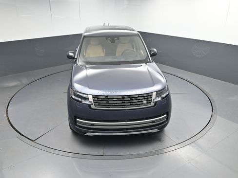 Used 2025 Land Rover Range Rover SE image 37
