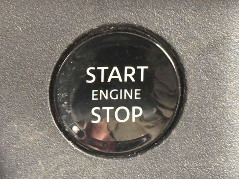 Used 2024 Nissan Rogue S image 29