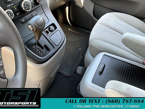 Used 2014 Kia Sedona LX image 15