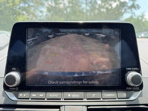 Used 2022 Nissan Altima 2.5 SV FWD image 13