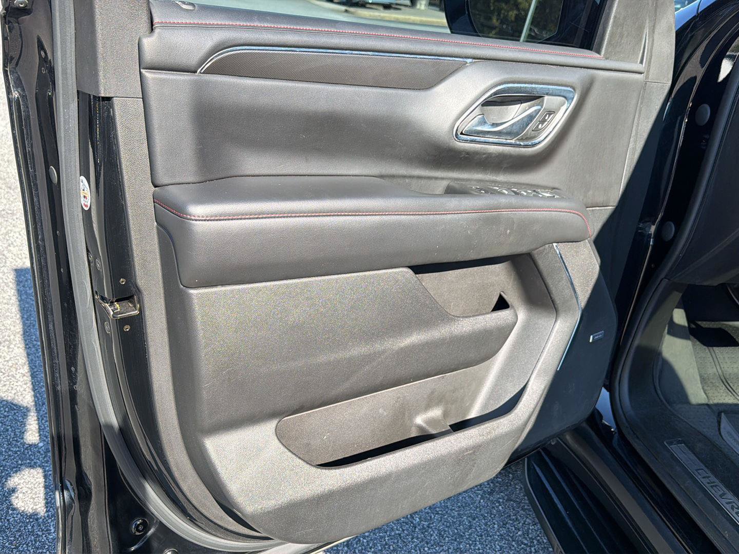 Used 2021 Chevrolet Suburban RST w/ Luxury Package RWD image 18