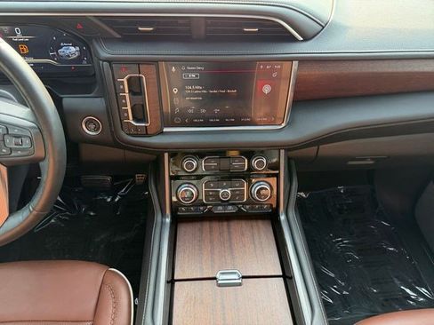 Used 2023 GMC Yukon Denali Ultimate AWD/4WD image 15