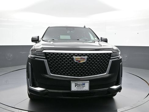 Used 2024 Cadillac Escalade Premium Luxury AWD/4WD image 2