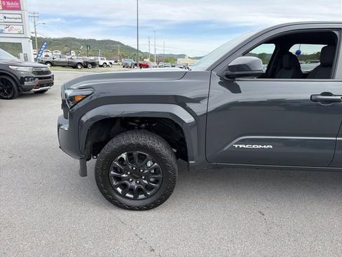 Used 2024 Toyota Tacoma SR5 AWD/4WD image 11