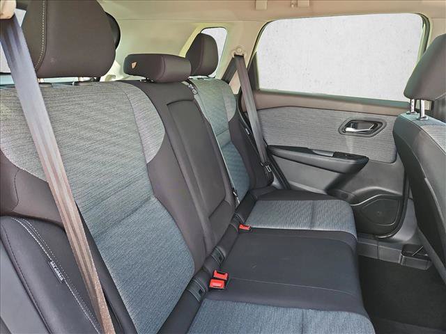 Used 2023 Nissan Rogue SV FWD image 26