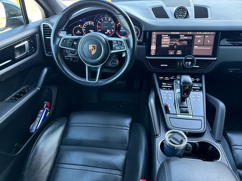 Used 2020 Porsche Cayenne image 33