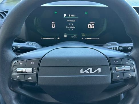 Used 2025 Kia K4 FWD image 21