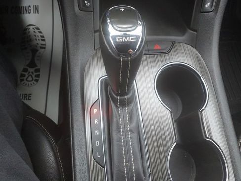 Used 2019 GMC Acadia SLT AWD/4WD image 18