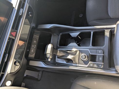 Certified 2025 Kia Sorento LX image 14