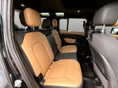 Used 2026 Land Rover Defender 110 V8 AWD/4WD image 19