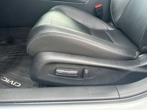 Used 2023 Honda Civic Touring image 12