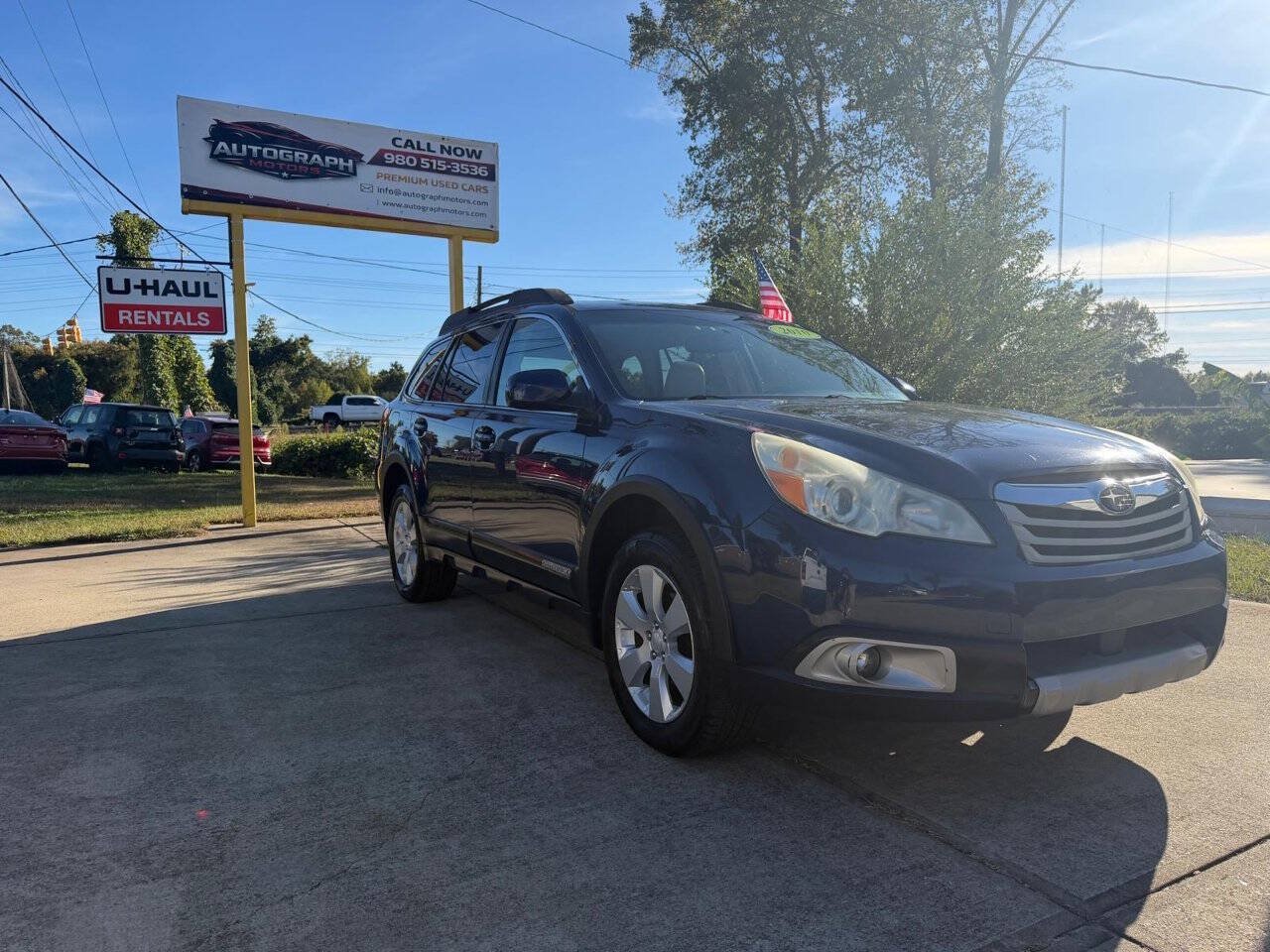 Used 2010 Subaru Outback 2.5i Limited AWD/4WD image 2