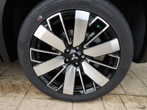 New 2026 Mitsubishi Outlander Trail Edition image 12