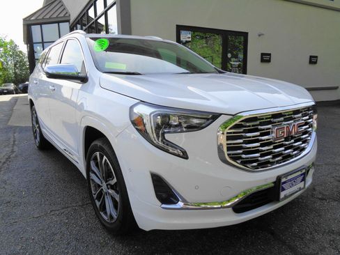Used 2019 GMC Terrain Denali w/ Advanced Safety Package AWD/4WD image 3