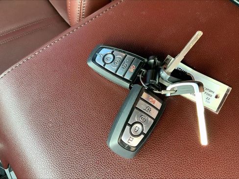 Used 2022 Ford Expedition Max Limited RWD image 14