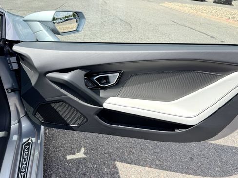 Used 2018 Lamborghini Huracan LP 580-2 RWD image 27