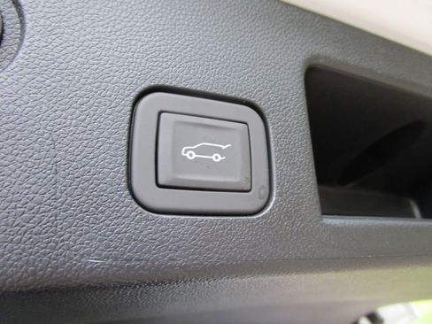 New 2026 Chevrolet Equinox LT w/ Convenience Package II image 12