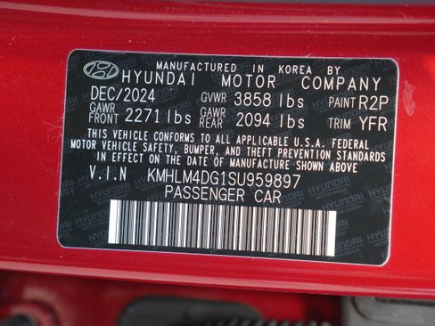 Used 2025 Hyundai Elantra Sport image 30