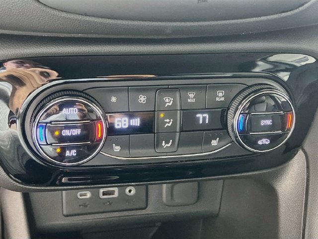 Used 2023 Buick Encore GX Select FWD image 23