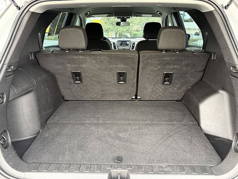 Used 2023 Chevrolet Equinox LS w/ Midnight Edition FWD image 12