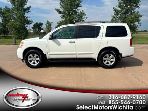Used 2011 Nissan Armada SV image 1