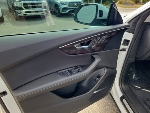 Certified 2023 Audi Q8 Premium Plus w/ Premium Plus Package image 18