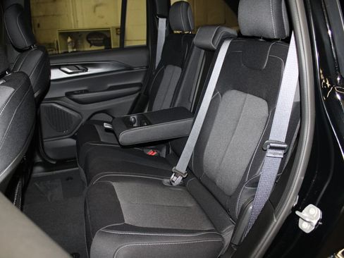 New 2026 Jeep Grand Cherokee Laredo X AWD/4WD image 21