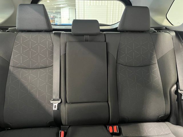 Used 2025 Toyota RAV4 XLE AWD/4WD image 13