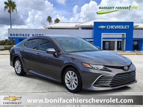 Used 2021 Toyota Camry LE image 1