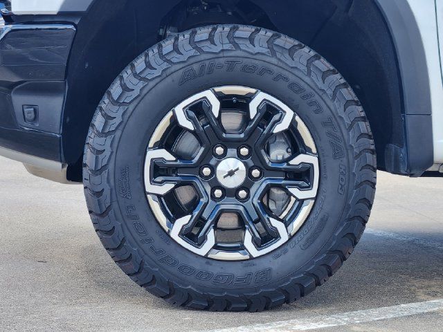 Used 2024 Chevrolet Silverado 1500 ZR2 w/ Technology Package AWD/4WD image 10