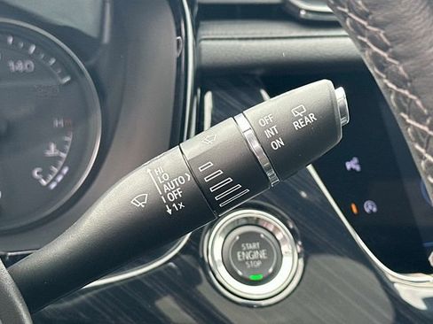 Used 2025 Cadillac XT6 Premium Luxury w/ Technology Package image 10