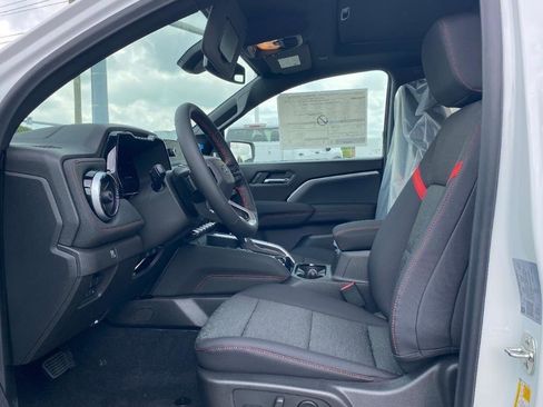 New 2025 Chevrolet Colorado Z71 w/ Technology Package AWD/4WD image 16