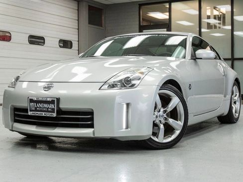 Used 2007 Nissan 350Z Touring w/ Cargo Convenience Pkg image 2