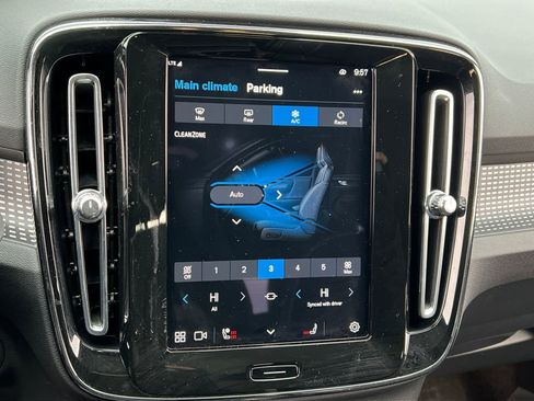 Used 2021 Volvo XC40 P8 Recharge w/ Advanced Package image 22