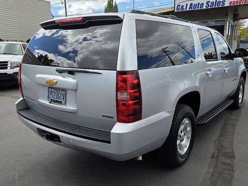 Used 2012 Chevrolet Suburban LT w/ Luxury Package AWD/4WD image 8