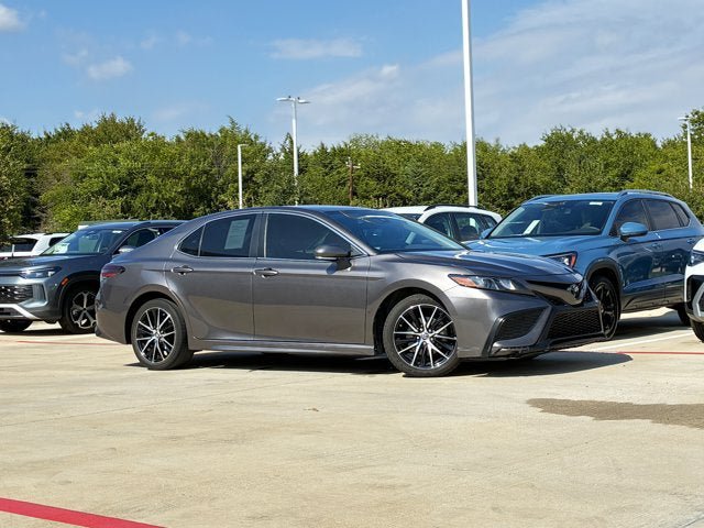 Used 2023 Toyota Camry SE FWD image 7