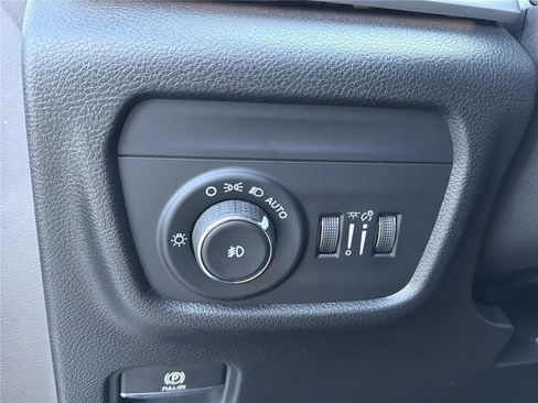 New 2025 Jeep Grand Cherokee L Limited w/ Black Appearance Package image 35