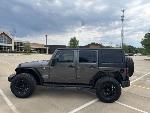 Used 2017 Jeep Wrangler Unlimited Sport w/ Quick Order Package 24S image 4