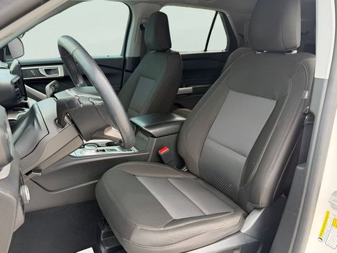 Certified 2023 Ford Explorer XLT RWD image 27