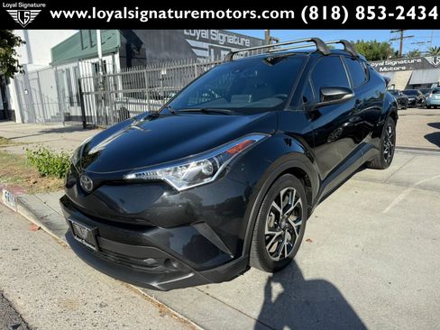 Used 2019 Toyota C-HR XLE image 3